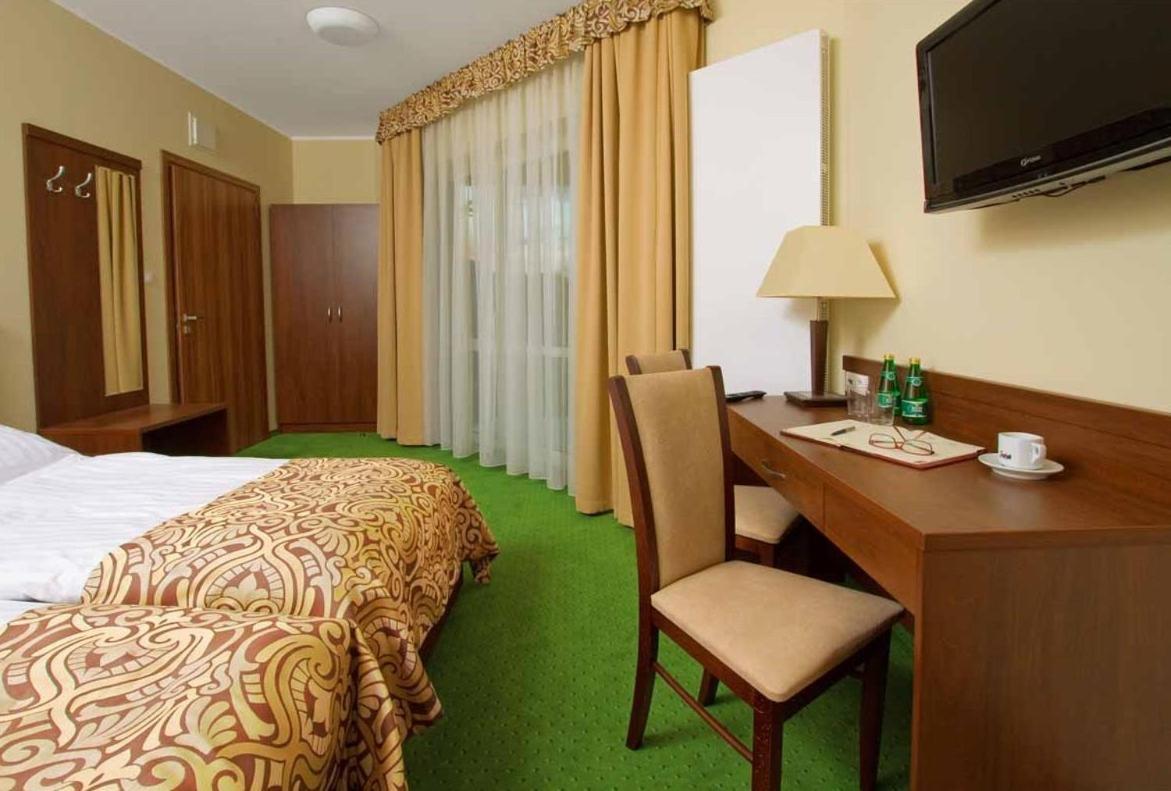 Hotel Zielony 포즈난 외부 사진